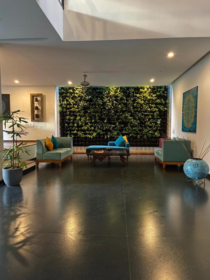Aura Corporate Suites Бангалор Екстериор снимка