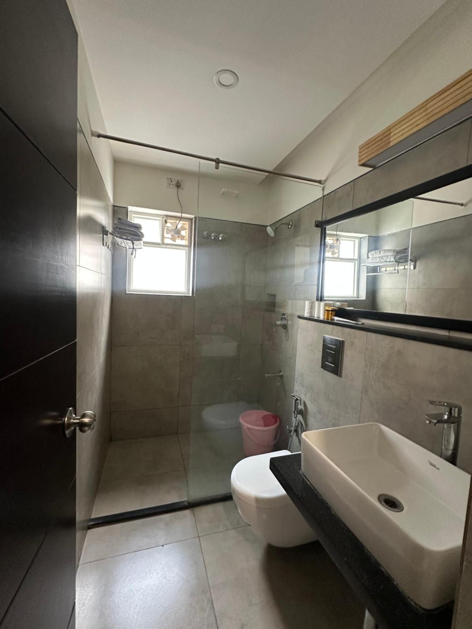 Aura Corporate Suites Бангалор Екстериор снимка
